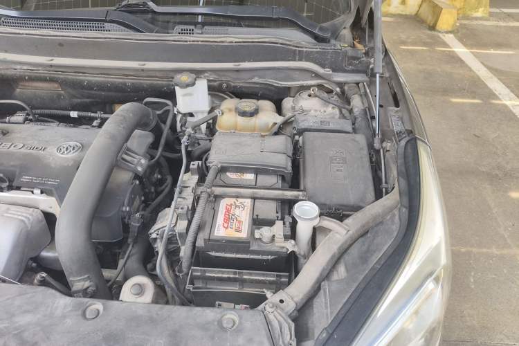 Used Buick Envision 2014 28T Four-Wheel Drive Luxury Model Engine Bay Left