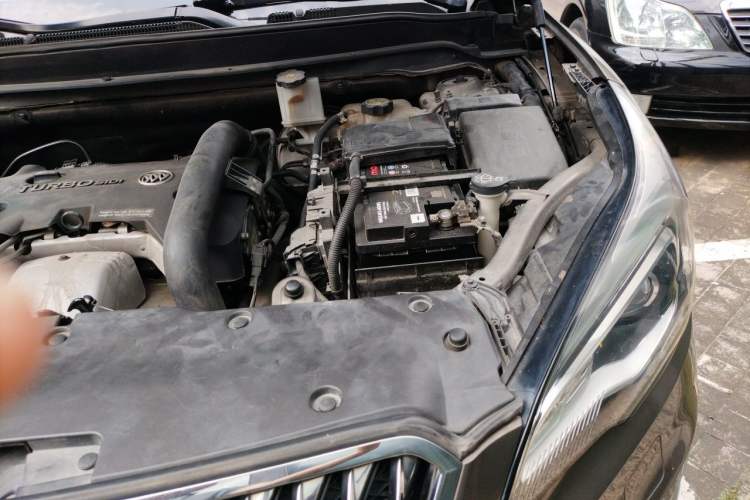 Used Buick Envision 2014 28T Four-Wheel Drive Elite Model Engine Bay Left