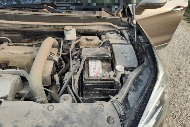 Used Buick Envision 2014 28T Four-Wheel Drive Luxury Model Engine Bay Left