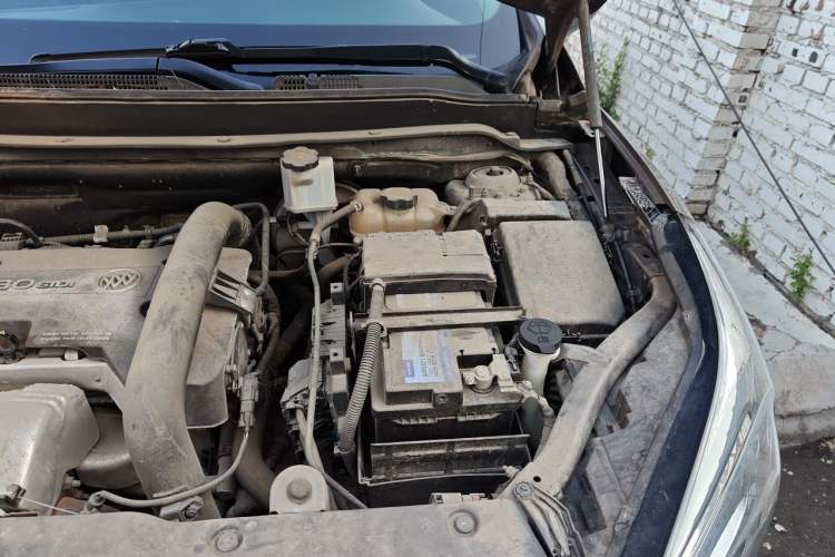 Used Buick Envision 2014 28T Four-Wheel Drive Luxury Model Engine Bay Left