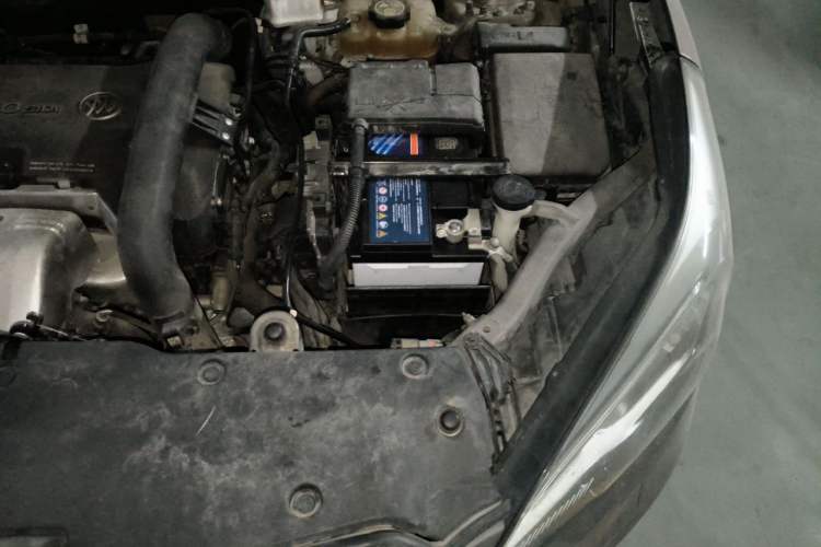 Used Buick Envision 2014 28T Four-Wheel Drive Luxury Model Engine Bay Left