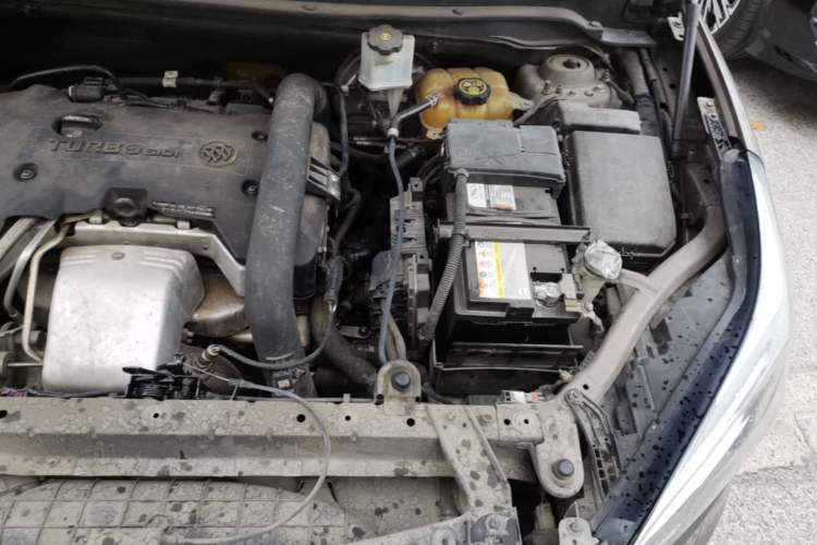 Used Buick Envision 2014 28T Four-Wheel Drive Elite Model Engine Bay Left