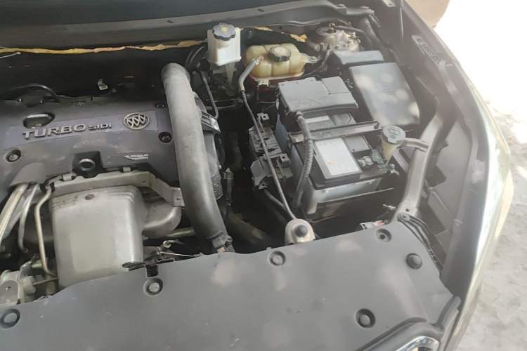 Used Buick Envision 2014 28T All-Wheel-Drive Versatile Sports Flagship Edition Engine Bay Left