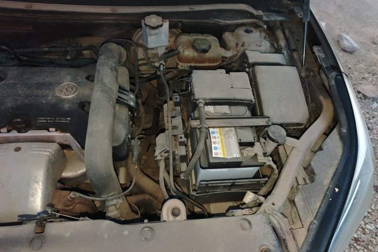 Used Buick Envision 2014 28T Four-Wheel Drive Luxury Model Engine Bay Left