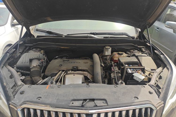 Used Buick Envision 2014 28T Four-Wheel Drive Luxury Model Engine Bay