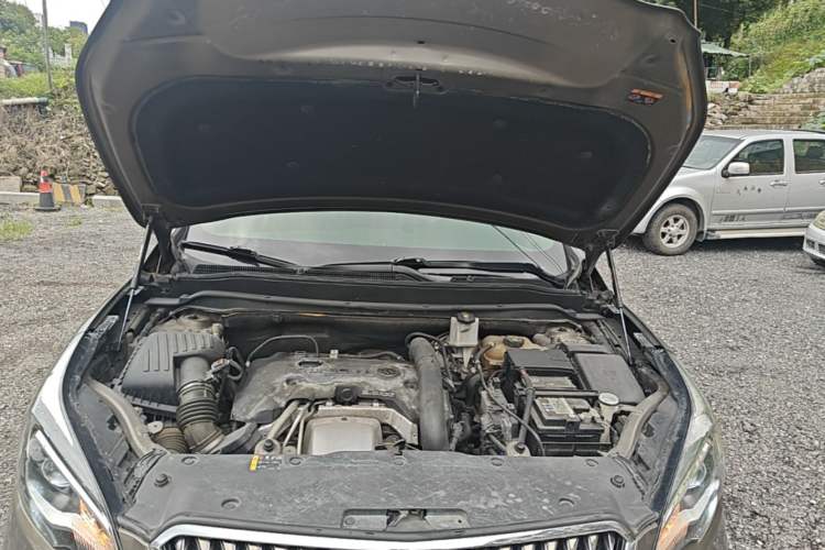 Used Buick Envision 2014 28T Four-Wheel Drive Luxury Model Engine Bay
