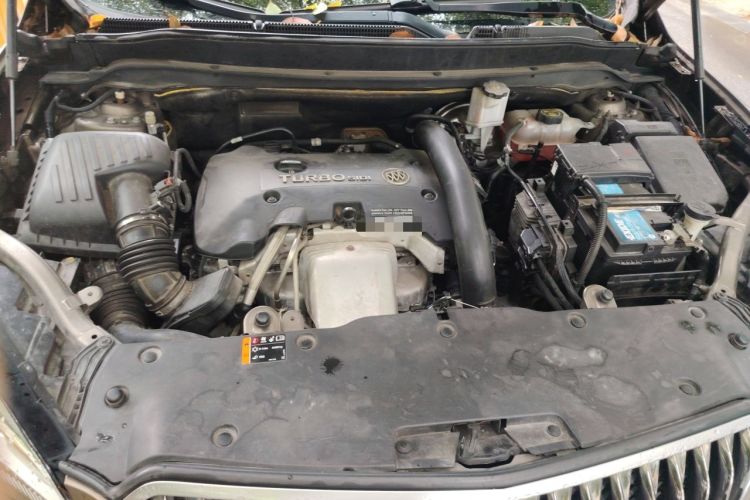 Used Buick Envision 2014 28T Four-Wheel Drive Luxury Model Engine Bay