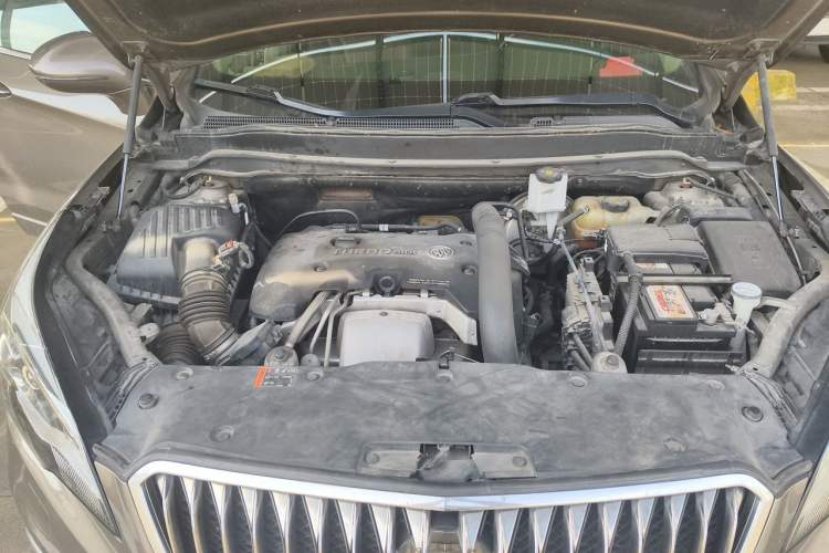 Used Buick Envision 2014 28T Four-Wheel Drive Luxury Model Engine Bay