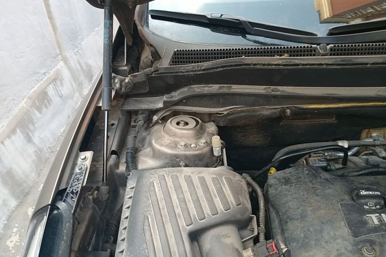 Used Buick Envision 2014 28T Four-Wheel Drive Elite Model Engine Bay Right