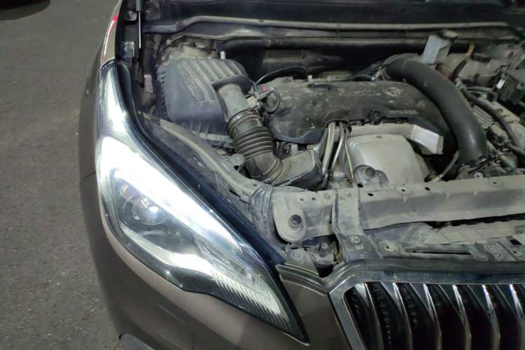 Used Buick Envision 2014 28T Four-Wheel Drive Luxury Model Engine Bay Right