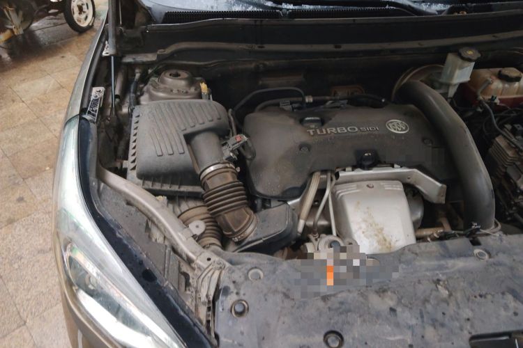 Used Buick Envision 2014 28T Four-Wheel Drive Elite Model Engine Bay Right