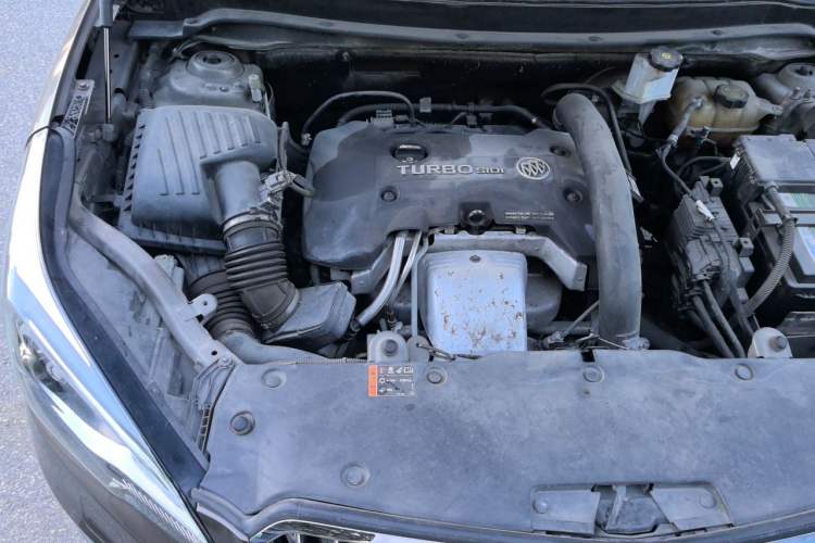 Used Buick Envision 2014 28T Four-Wheel Drive Luxury Model Engine Bay Right