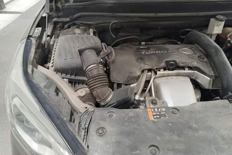 Used Buick Envision 2014 28T Four-Wheel Drive Elite Model Engine Bay Right
