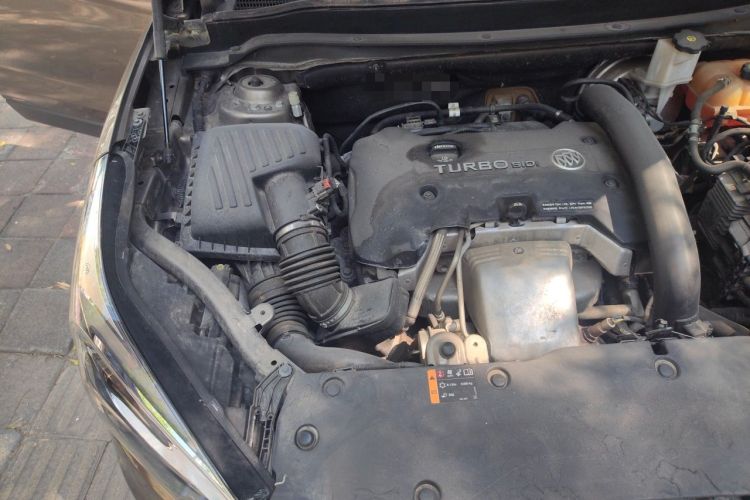 Used Buick Envision 2014 28T Four-Wheel Drive Luxury Model Engine Bay Right