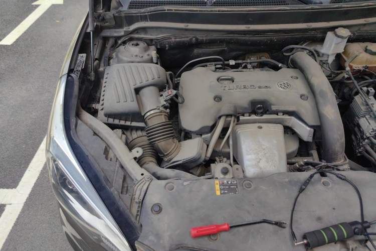 Used Buick Envision 2014 28T Four-Wheel Drive Elite Model Engine Bay Right