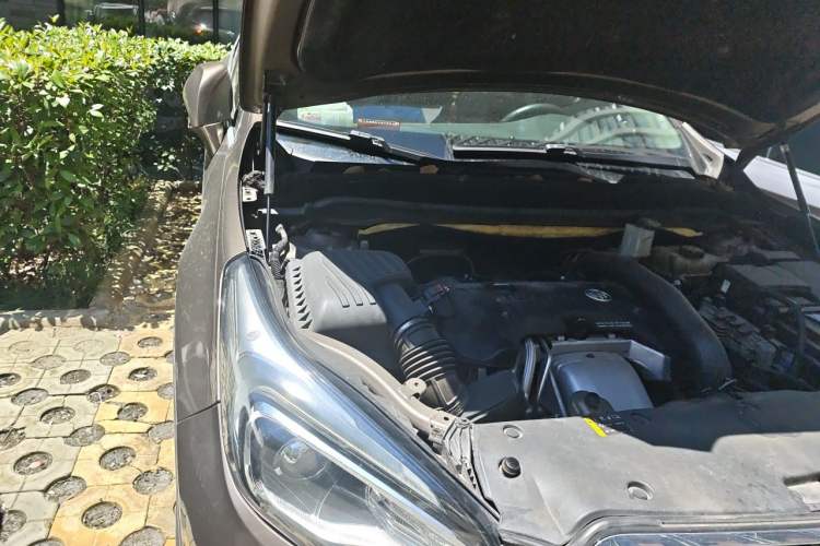 Used Buick Envision 2014 28T Four-Wheel Drive Elite Model Engine Bay Right