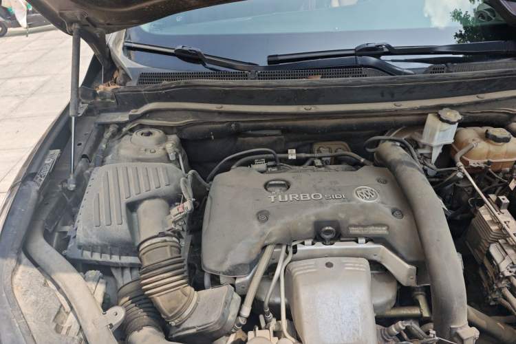 Used Buick Envision 2014 28T Four-Wheel Drive Luxury Model Engine Bay Right