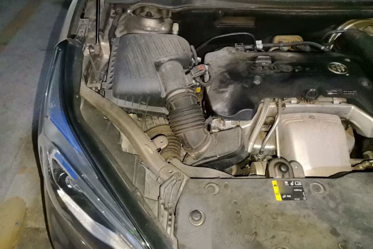 Used Buick Envision 2014 28T Four-Wheel Drive Luxury Model Engine Bay Right