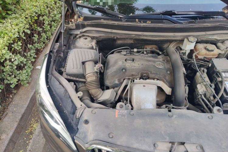 Used Buick Envision 2014 28T Four-Wheel Drive Elite Model Engine Bay Right