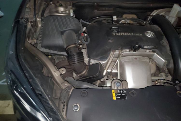 Used Buick Envision 2014 28T Four-Wheel Drive Elite Model Engine Bay Right