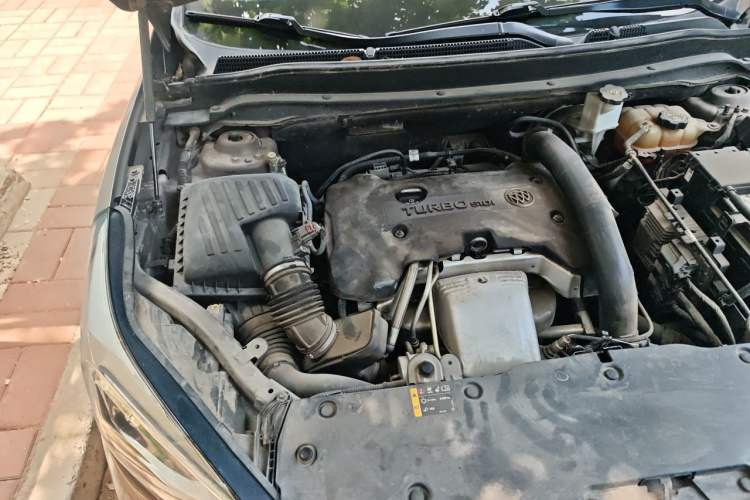 Used Buick Envision 2014 28T Four-Wheel Drive Luxury Model Engine Bay Right
