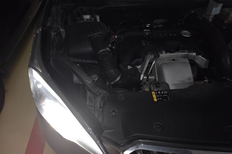 Used Buick Envision 2014 28T Four-Wheel Drive Elite Model Engine Bay Right