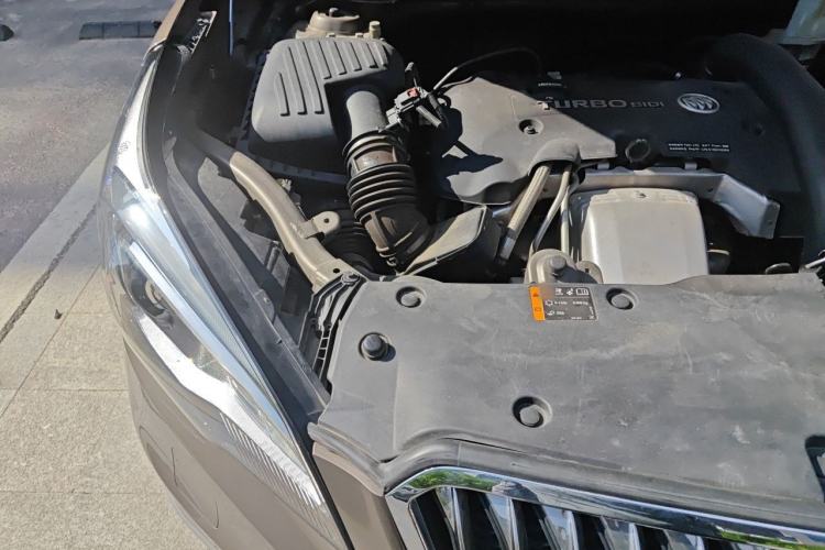 Used Buick Envision 2014 28T Four-Wheel Drive Luxury Model Engine Bay Right