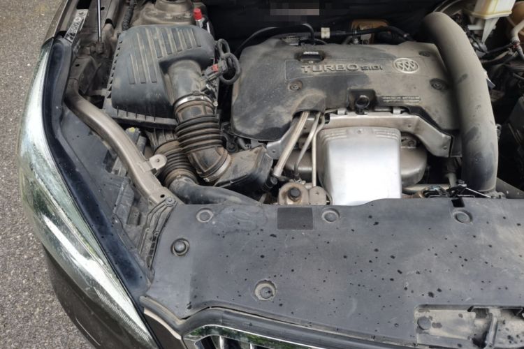 Used Buick Envision 2014 28T Four-Wheel Drive Luxury Model Engine Bay Right