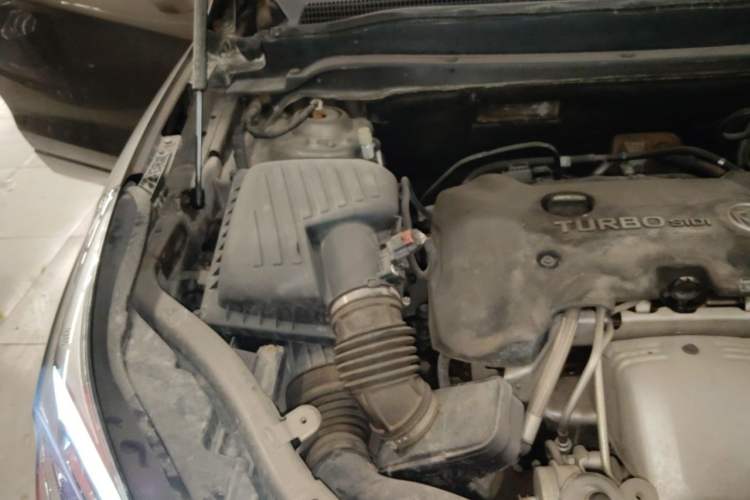 Used Buick Envision 2014 28T All-Wheel-Drive Versatile Sports Flagship Edition Engine Bay Right