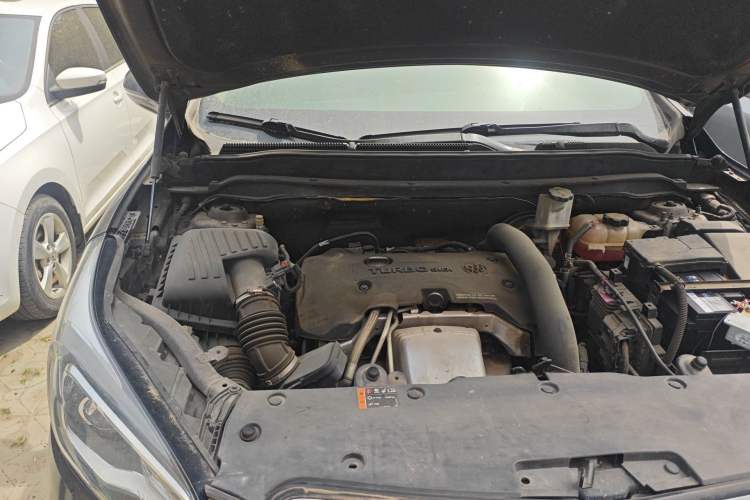 Used Buick Envision 2014 28T Four-Wheel Drive Luxury Model Engine Bay Right