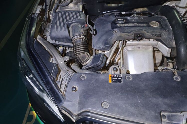 Used Buick Envision 2014 28T All-Wheel-Drive Versatile Sports Flagship Edition Engine Bay Right