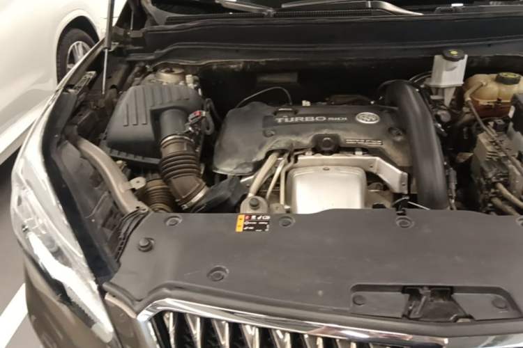 Used Buick Envision 2014 28T Four-Wheel Drive Luxury Model Engine Bay Right