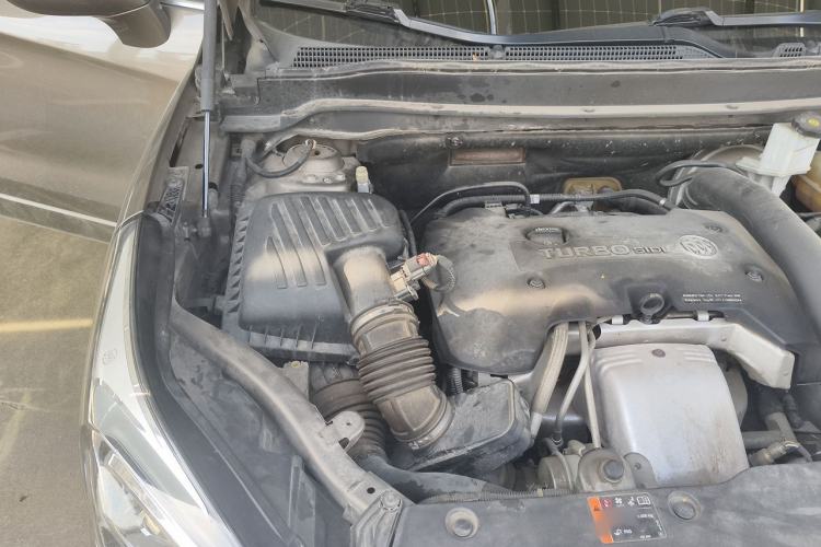 Used Buick Envision 2014 28T Four-Wheel Drive Luxury Model Engine Bay Right
