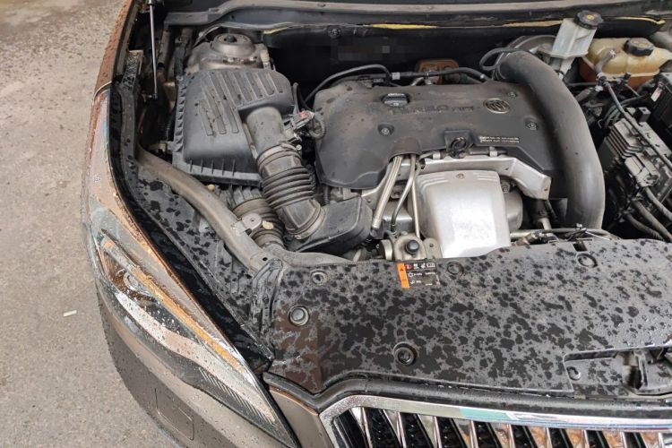 Used Buick Envision 2014 28T Four-Wheel Drive Luxury Model Engine Bay Right