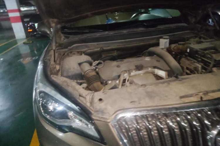 Used Buick Envision 2014 28T Four-Wheel Drive Elite Model Engine Bay Right