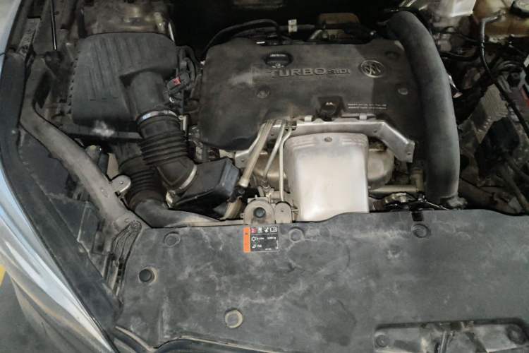 Used Buick Envision 2014 28T Four-Wheel Drive Luxury Model Engine Bay Right