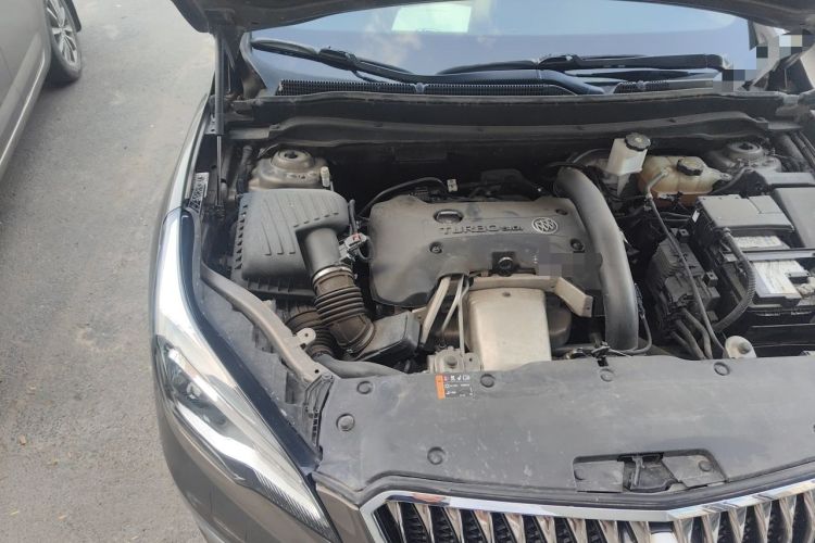 Used Buick Envision 2014 28T Four-Wheel Drive Luxury Model Engine Bay Right