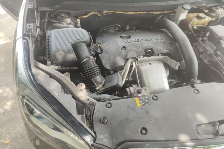 Used Buick Envision 2014 28T All-Wheel-Drive Versatile Sports Flagship Edition Engine Bay Right