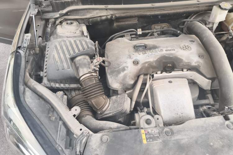 Used Buick Envision 2014 28T Four-Wheel Drive Luxury Model Engine Bay Right