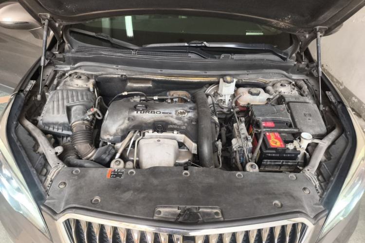 Used Buick Envision 2014 28T Four-Wheel Drive Elite Model Engine Bay