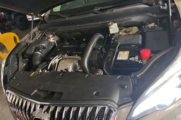 Used Buick Envision 2014 28T Four-Wheel Drive Elite Model Engine Bay