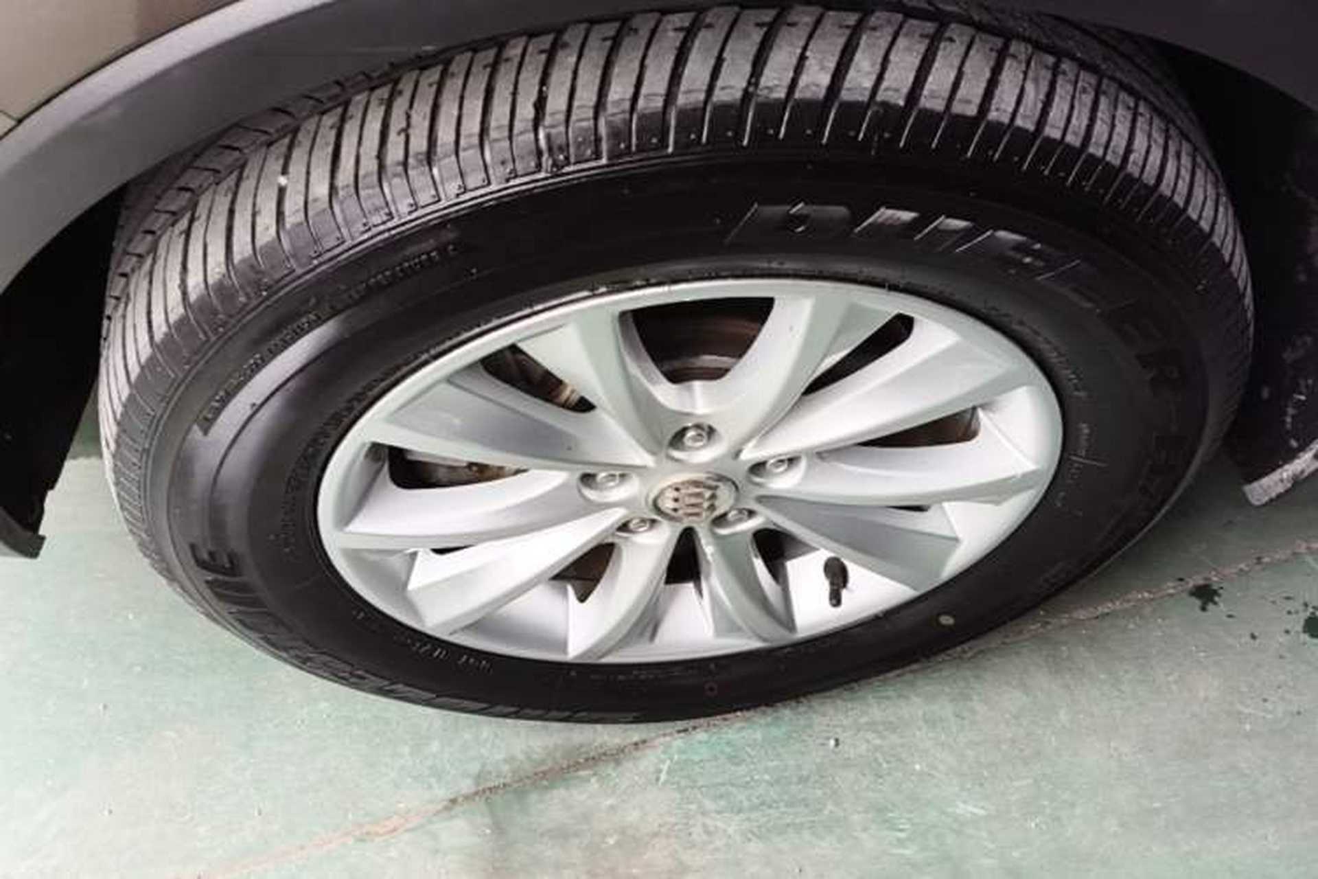 Used Buick Envision 2014 28T Four-Wheel Drive Luxury Model Exterior 2