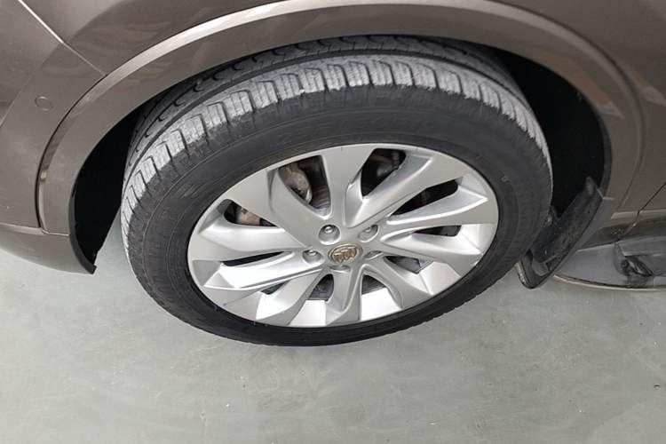 Used Buick Envision 2014 28T All-Wheel-Drive Versatile Sports Flagship Edition Exterior 4