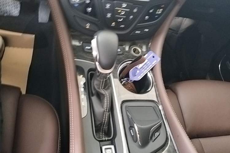 Used Buick Envision 2014 28T All-Wheel-Drive Versatile Sports Flagship Edition Gear Lever