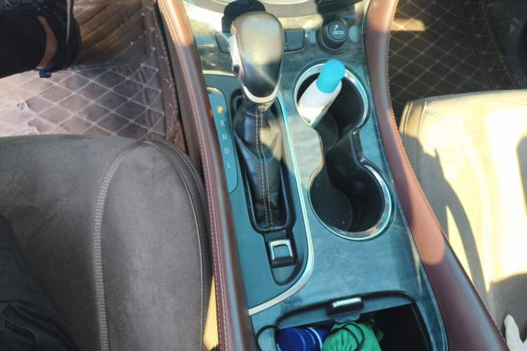 Used Buick Envision 2014 28T Four-Wheel Drive Elite Model Gear Lever