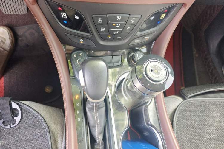 Used Buick Envision 2014 28T Four-Wheel Drive Elite Model Gear Lever