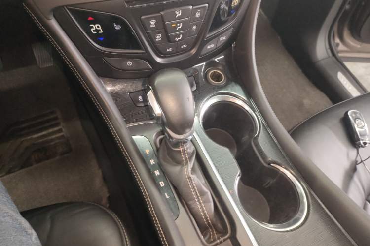 Used Buick Envision 2014 28T Four-Wheel Drive Elite Model Gear Lever