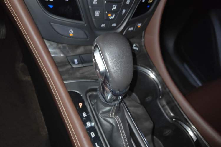 Used Buick Envision 2014 28T Four-Wheel Drive Elite Model Gear Lever