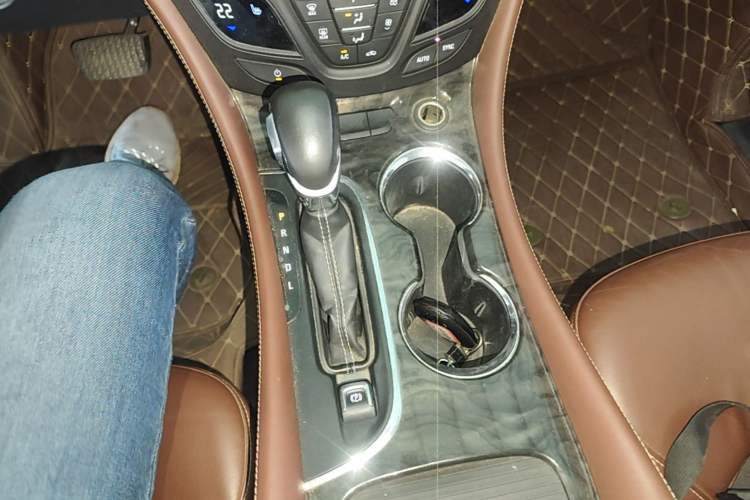 Used Buick Envision 2014 28T Four-Wheel Drive Elite Model Gear Lever