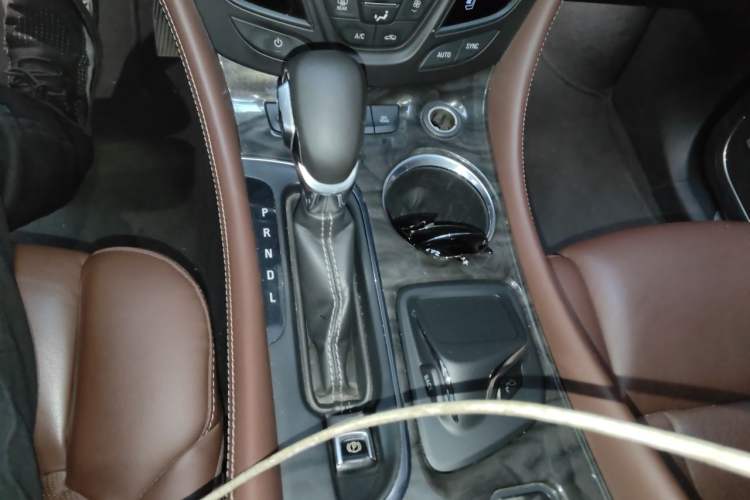 Used Buick Envision 2014 28T All-Wheel-Drive Versatile Sports Flagship Edition Gear Lever